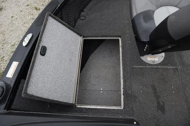 Slide: The Image of Crestliner 1750 Fish Hawk WT 2019 - 17