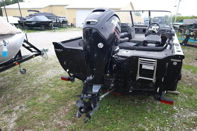 Slide: The Image of Crestliner 1750 Fish Hawk WT 2019 - 5