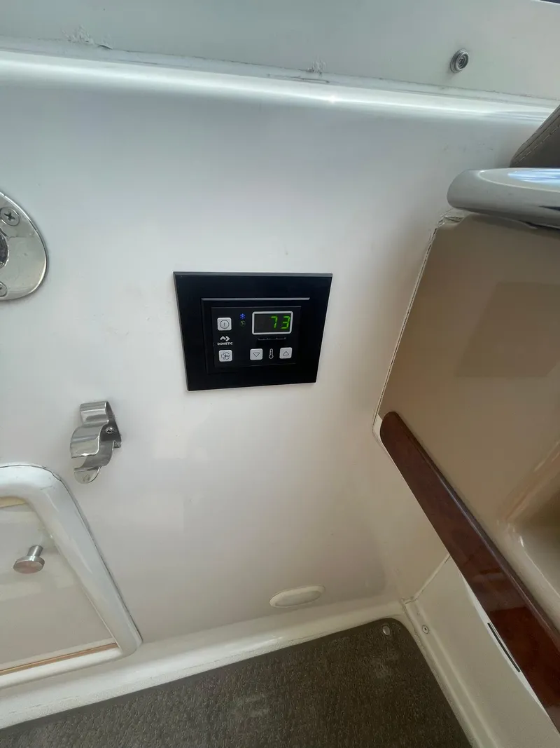 Slide: The Image of Control panel on 2000 Carver 506 Motor Yacht interior. - 36