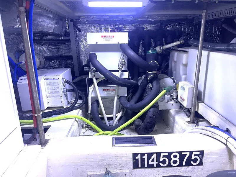 Slide: The Image of Carver 506 Motor Yacht 2000 - 85