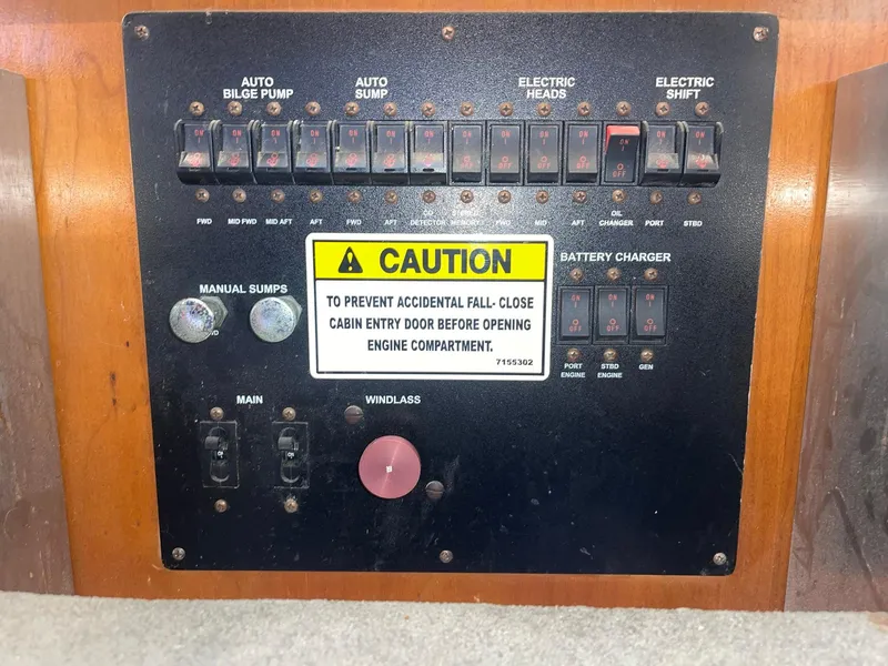 Slide: The Image of Carver 506 Motor Yacht 2000 - 86