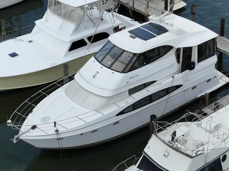 The Image of Carver Yachts 506 Motor Yacht 2000 - undefined