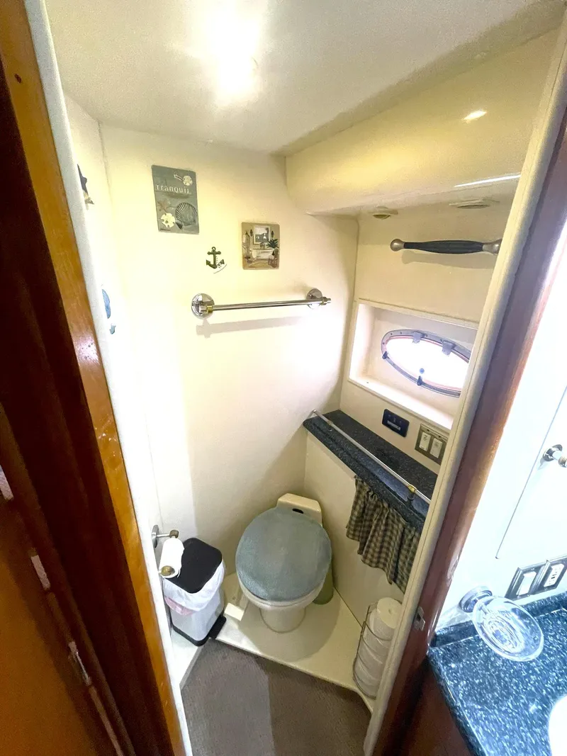 Slide: The Image of Carver Yachts 506 Motor Yacht 2000 - 57