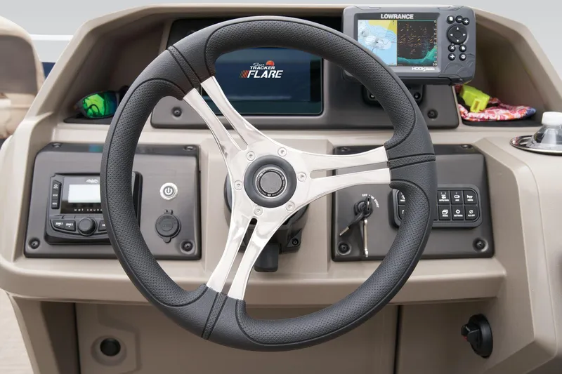 Slide: The Image of Sun Tracker Fishin' Barge 20 DLX 2025 - 34