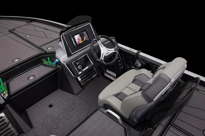 Slide: The Image of Ranger Boats Z520R 2025 - 48