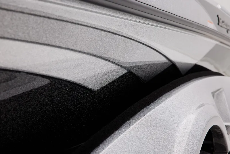 Slide: The Image of Ranger Boats Z520R 2025 - 75