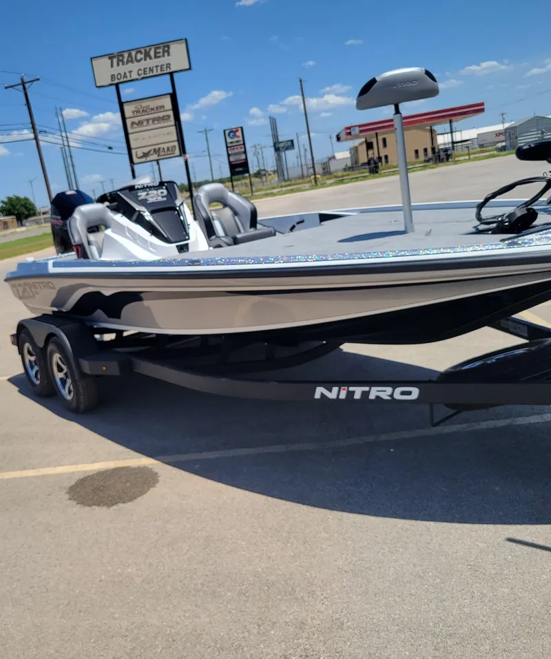 Slide: The Image of 2025 Nitro Z20 XL Pro boat on trailer at Tracker Boat Center. - 3