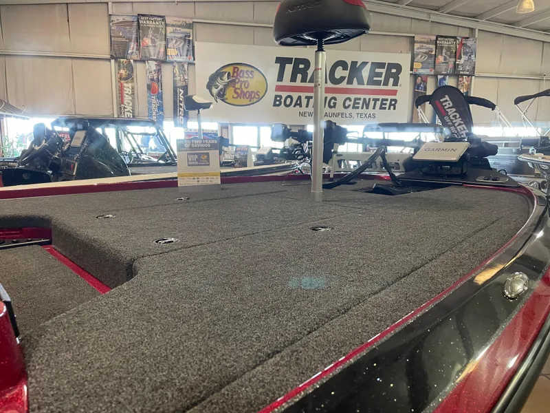 Slide: The Image of 2025 Nitro Z19 Pro boat deck at Tracker Boating Center, New Braunfels, Texas. - 8