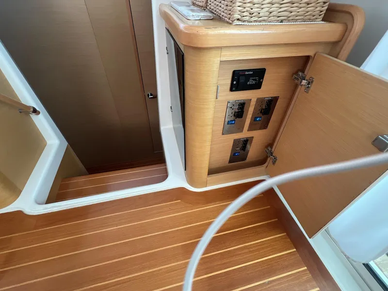 Slide: The Image of Lagoon 420 2008 - 65