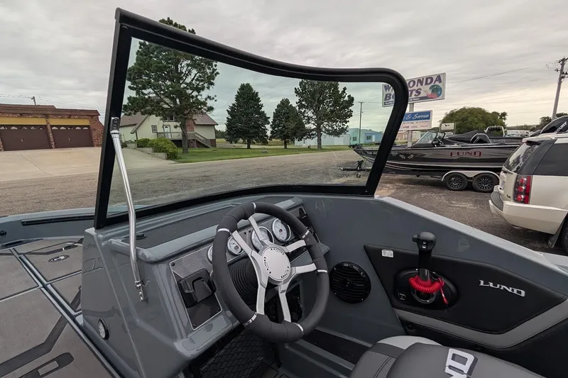 Slide: The Image of 2026 LUND 185 IMPACT GL BLUE SILVER LOCATED AT WACONDA BOATS - 9