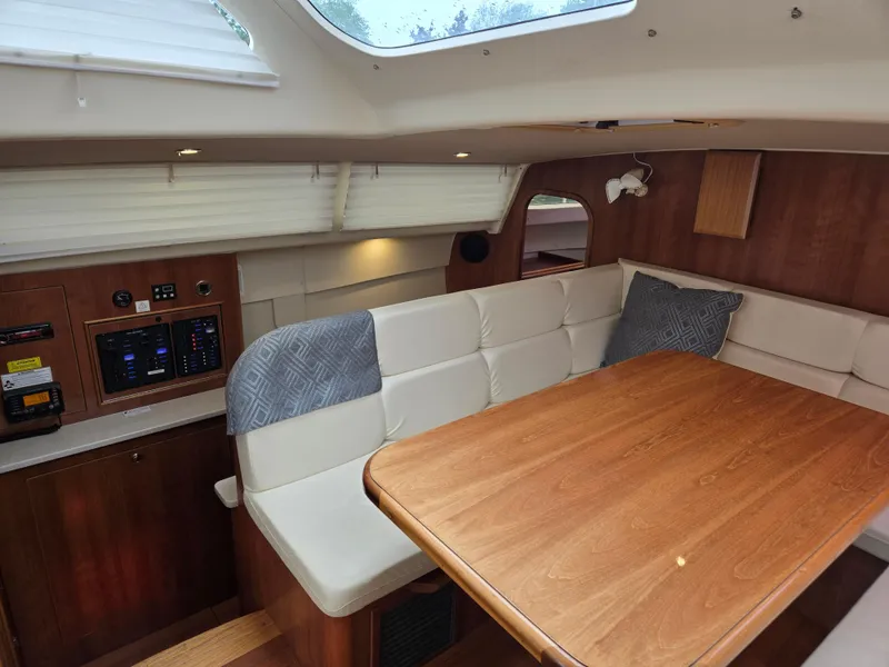 Slide: The Image of 2013 Gemini Legacy 35 port side salon - 10