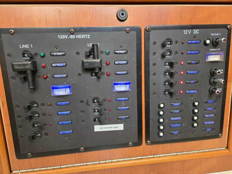 Slide: The Image of 2013 Gemini Legacy 35 breaker panel - 12