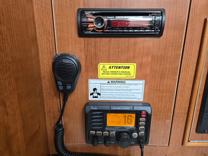 Slide: The Image of 2013 Gemini Legacy 35 VHF radio and stereo - 13