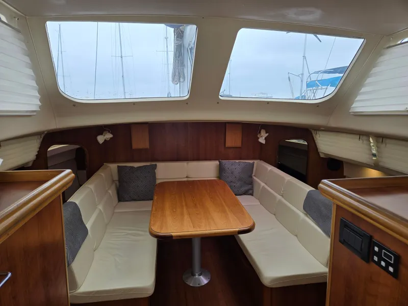 Slide: The Image of 2013 Gemini Legacy 35 salon - 3