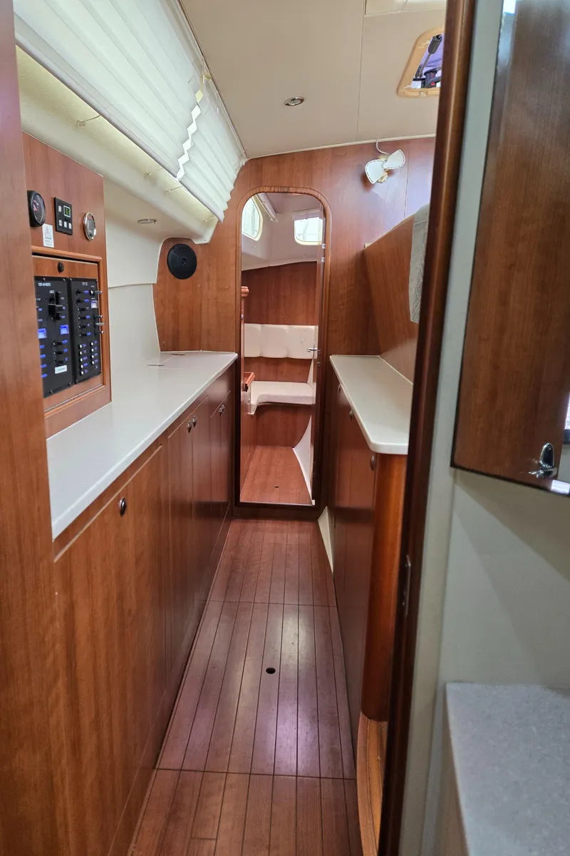 Slide: The Image of 2013 Gemini Legacy 35 port side - 32