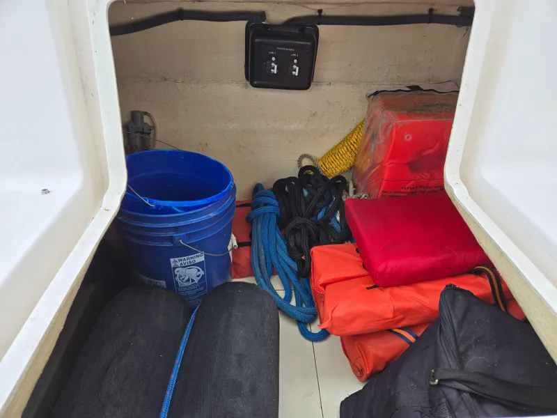 Slide: The Image of 2013 Gemini Legacy 35 port side - 34