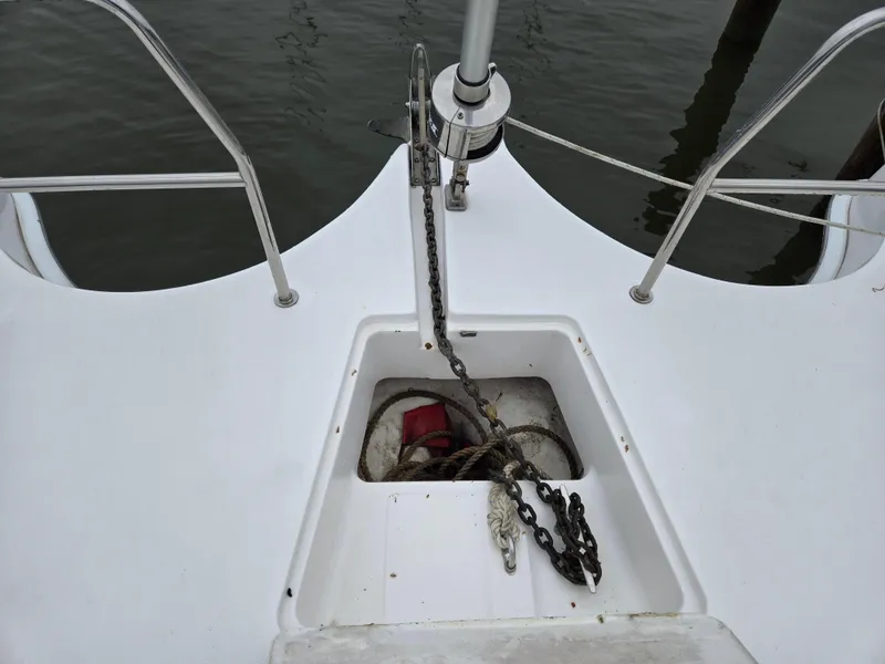 Slide: The Image of 2013 Gemini Legacy 35 anchor locker - 40