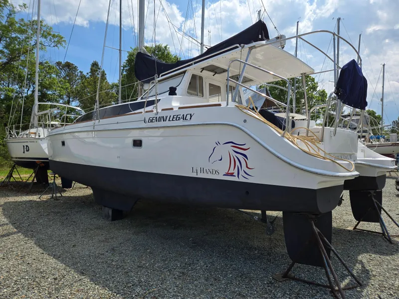 Slide: The Image of 2013 Gemini Legacy 35 on the hard - 44