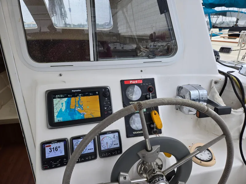 Slide: The Image of 2013 Gemini Legacy 35 helm - 9