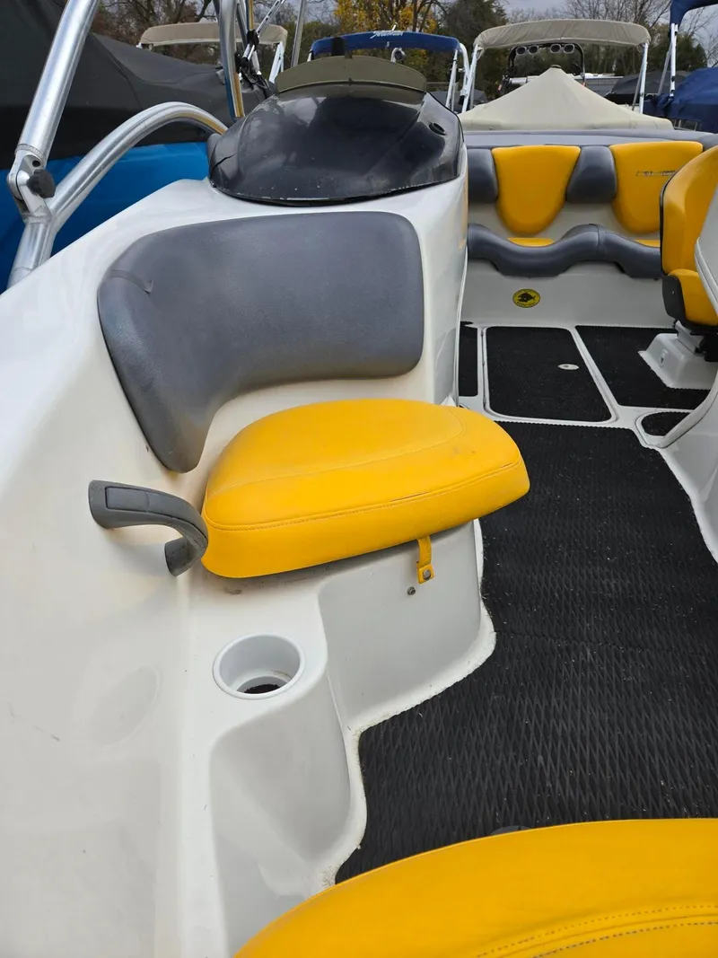 Slide: The Image of Sea-Doo Challenger X 18 2003 - 11