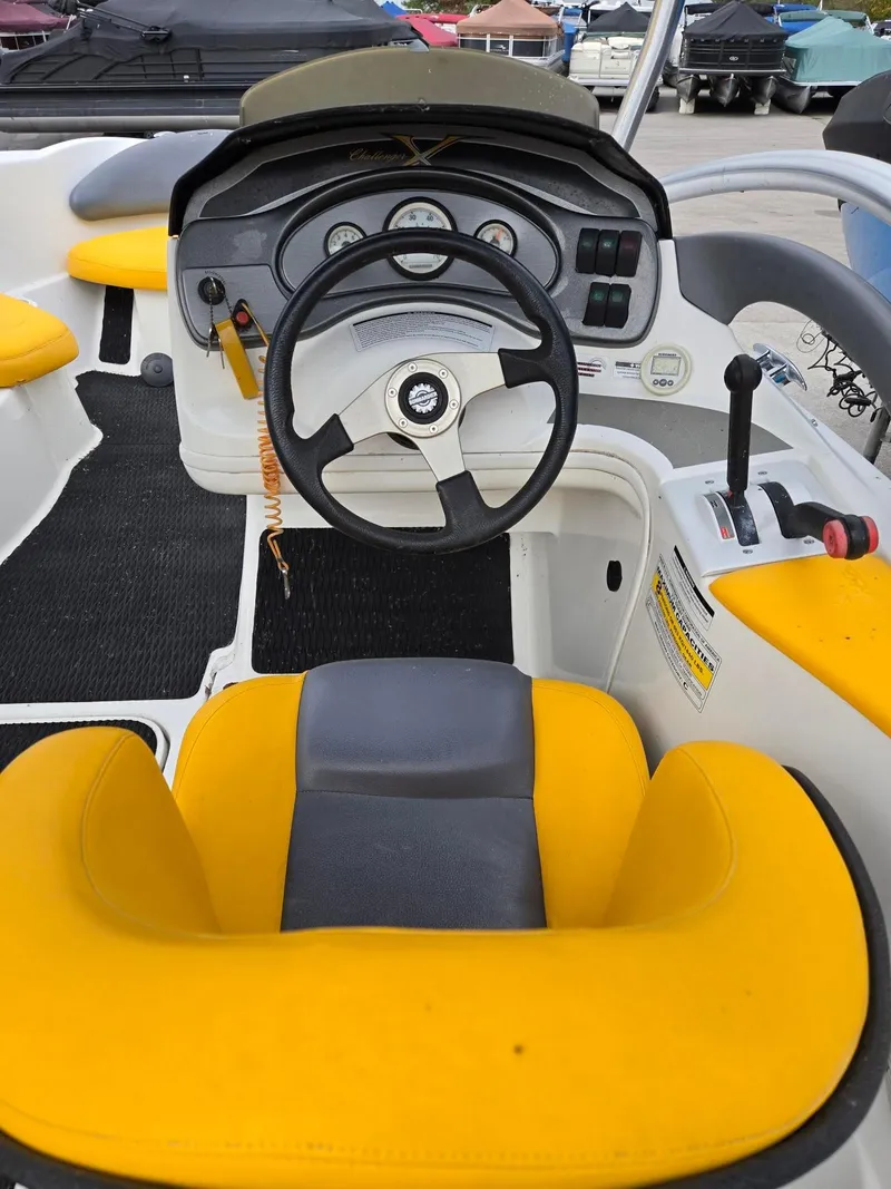 Slide: The Image of Sea-Doo Challenger X 18 2003 - 5