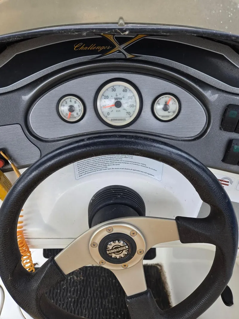 Slide: The Image of Sea-Doo Challenger X 18 2003 - 6