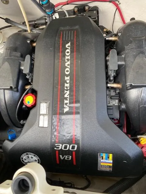 Slide: The Image of Volvo Penta 300 V8 engine in 2013 Rinker Captiva 220 MTX boat. - 7