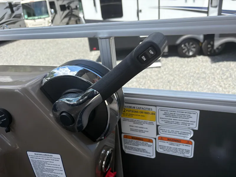 Slide: The Image of Throttle control of 2022 Sun Tracker Party Barge 24 DLX pontoon boat. - 17