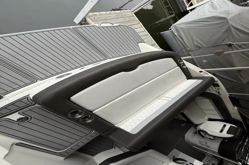 Slide: The Image of Sea Ray 250 SLX 2016 - 10