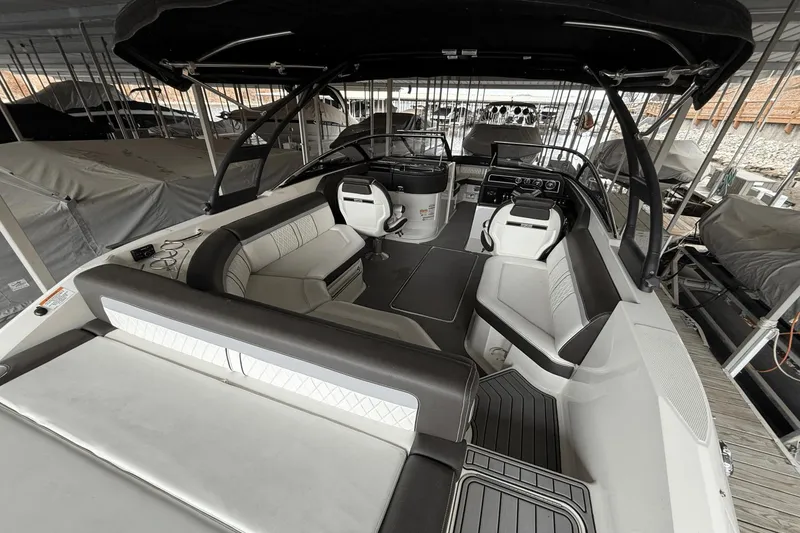 Slide: The Image of Sea Ray 250 SLX 2016 - 11