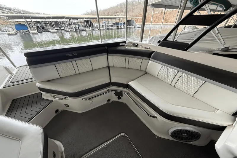 Slide: The Image of Sea Ray 250 SLX 2016 - 13