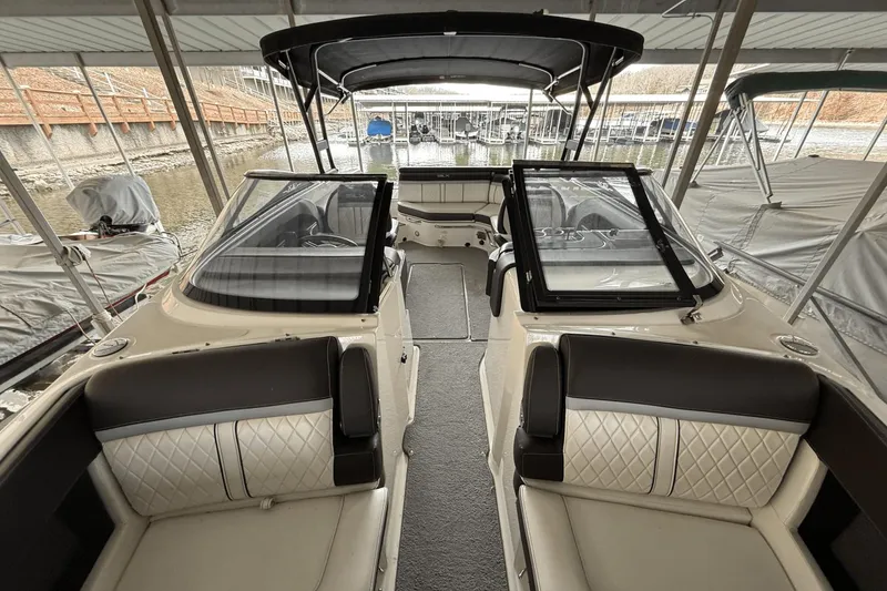 Slide: The Image of Sea Ray 250 SLX 2016 - 19