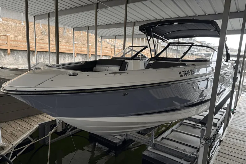Slide: The Image of Sea Ray 250 SLX 2016 - 2