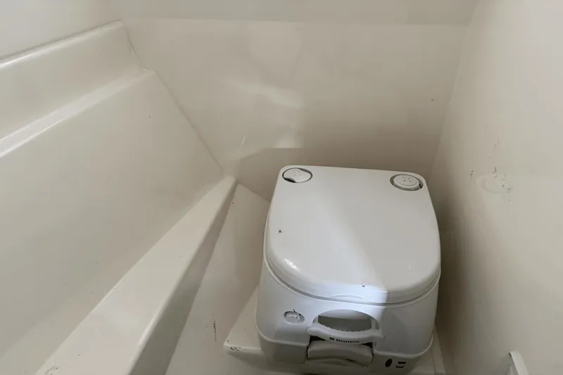 Slide: The Image of Sea Ray 250 SLX 2016 - 21