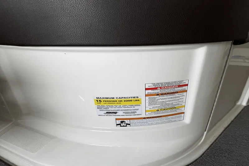 Slide: The Image of Sea Ray 250 SLX 2016 - 22