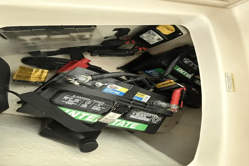 Slide: The Image of Sea Ray 250 SLX 2016 - 25