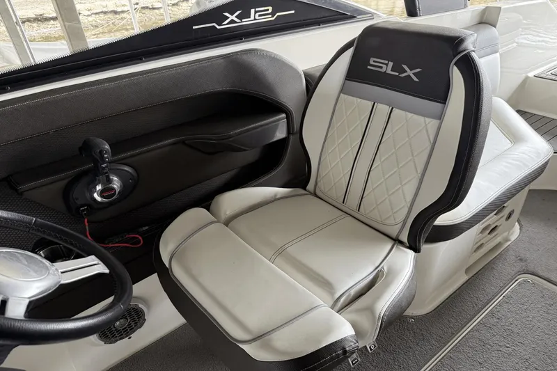 Slide: The Image of Sea Ray 250 SLX 2016 - 29