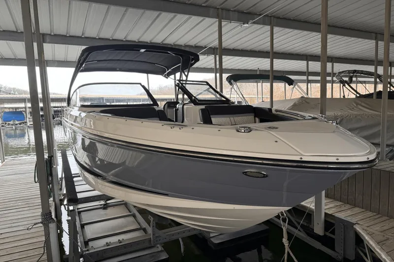 Slide: The Image of Sea Ray 250 SLX 2016 - 3