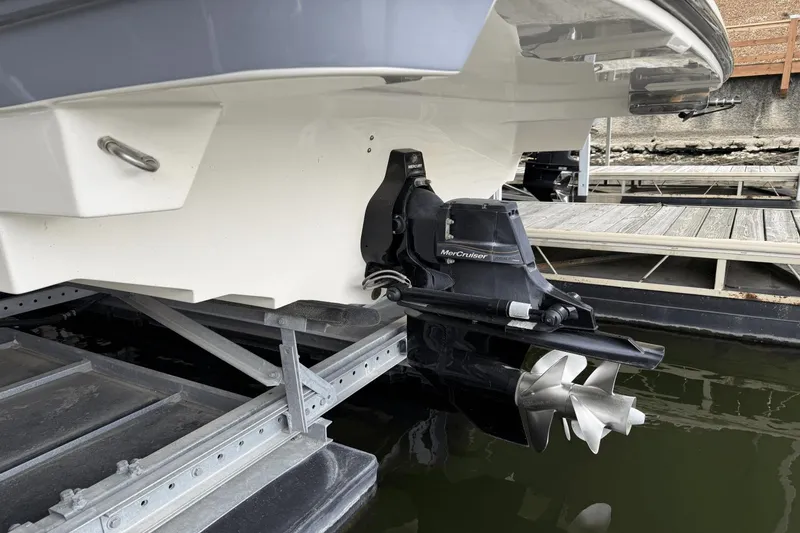 Slide: The Image of Sea Ray 250 SLX 2016 - 33