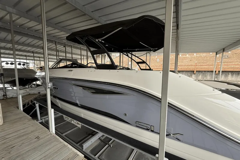 Slide: The Image of Sea Ray 250 SLX 2016 - 34