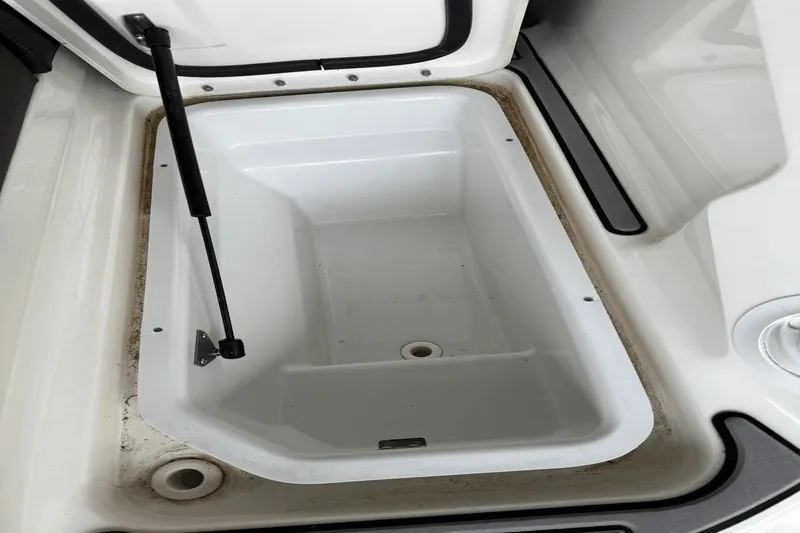 Slide: The Image of Sea Ray 250 SLX 2016 - 37