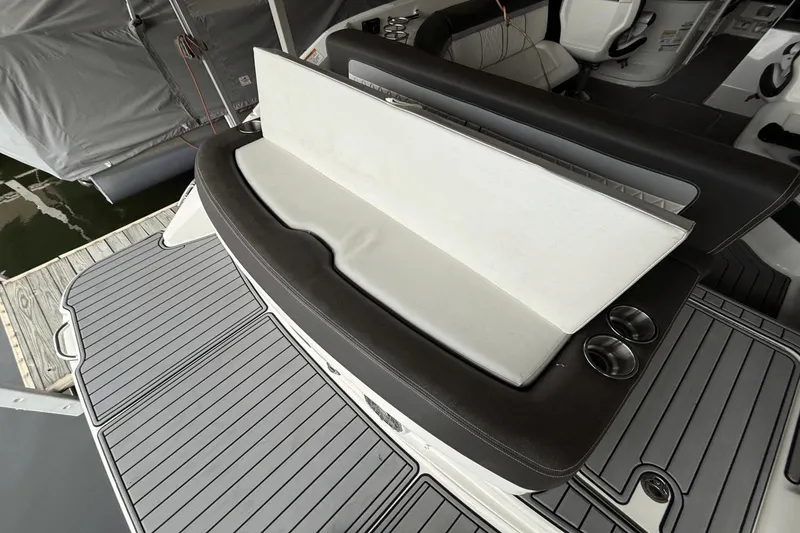 Slide: The Image of Sea Ray 250 SLX 2016 - 38