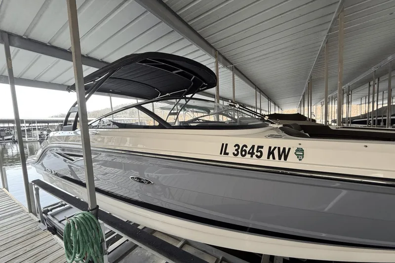 Slide: The Image of Sea Ray 250 SLX 2016 - 4