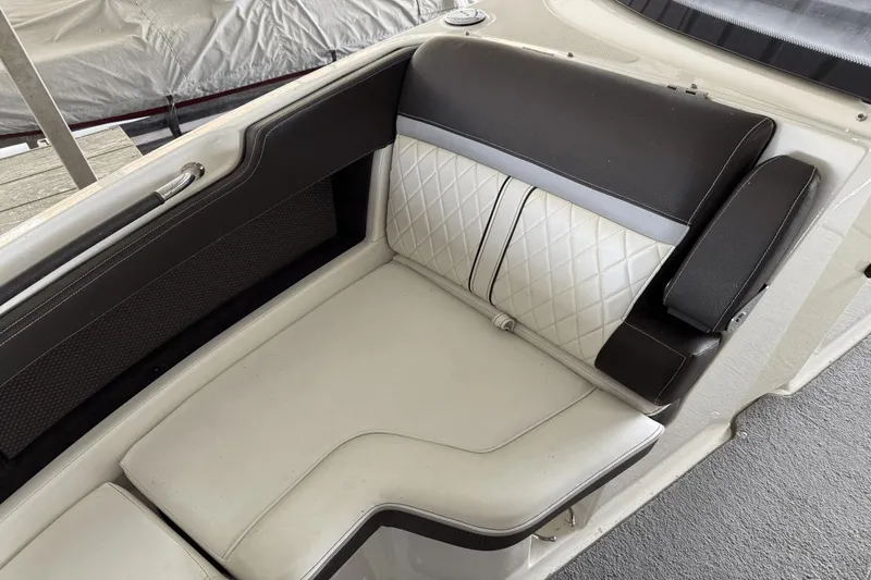 Slide: The Image of Sea Ray 250 SLX 2016 - 41