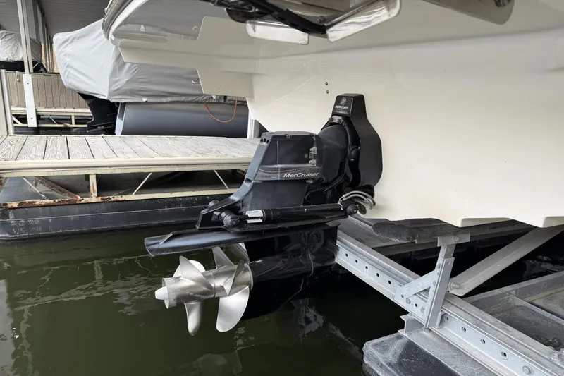 Slide: The Image of Sea Ray 250 SLX 2016 - 6