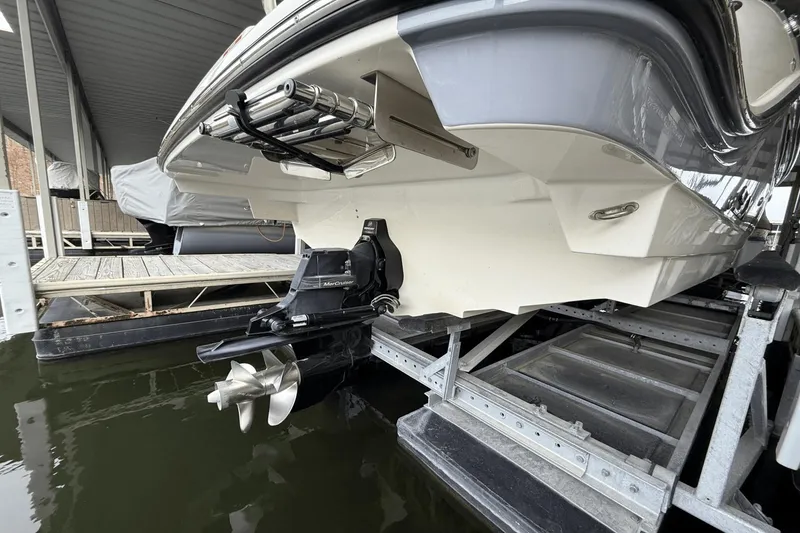 Slide: The Image of Sea Ray 250 SLX 2016 - 7