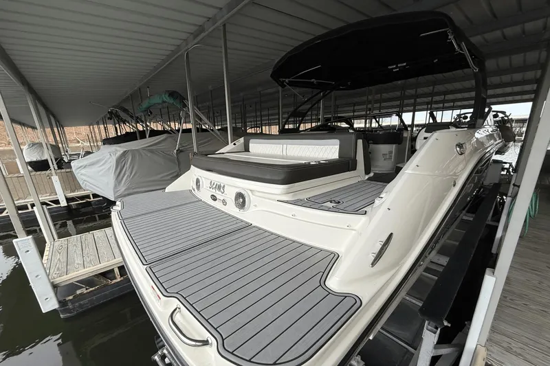 Slide: The Image of Sea Ray 250 SLX 2016 - 8