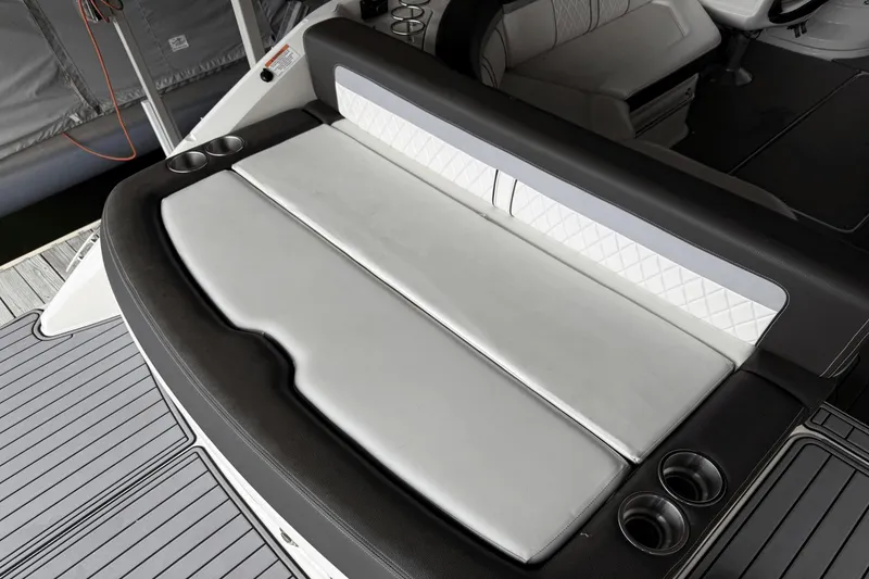 Slide: The Image of Sea Ray 250 SLX 2016 - 9