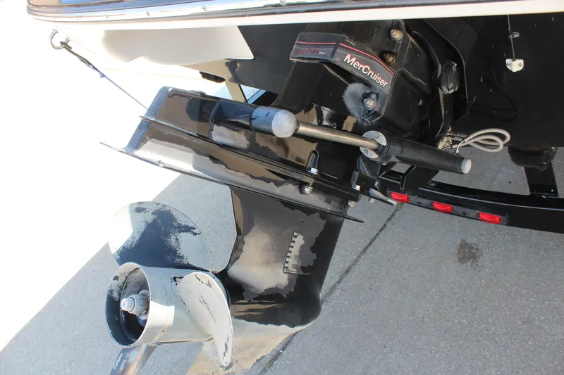 Slide: The Image of 2012 Crownline 21 SS boat with MerCruiser outboard motor, close-up view. - 7