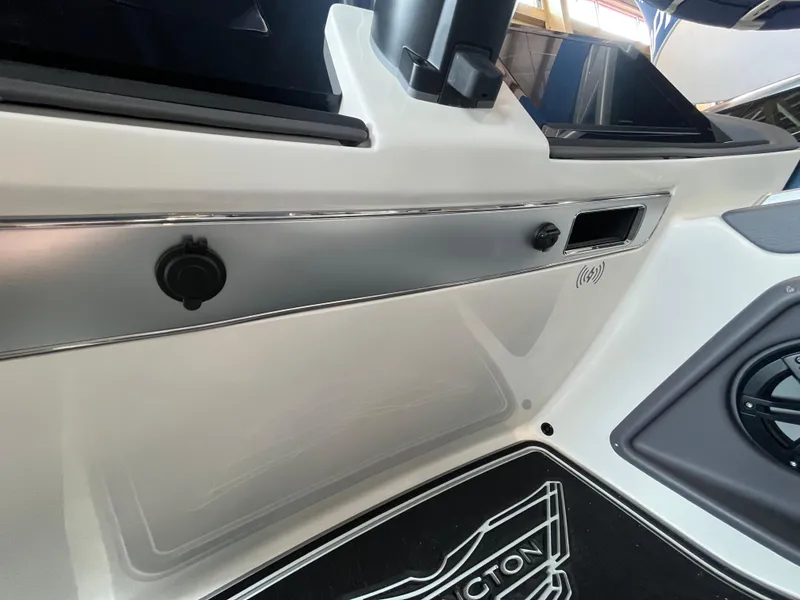 Slide: The Image of 2025 Bennington 25QXSBA boat interior with sleek design and modern features. - 21
